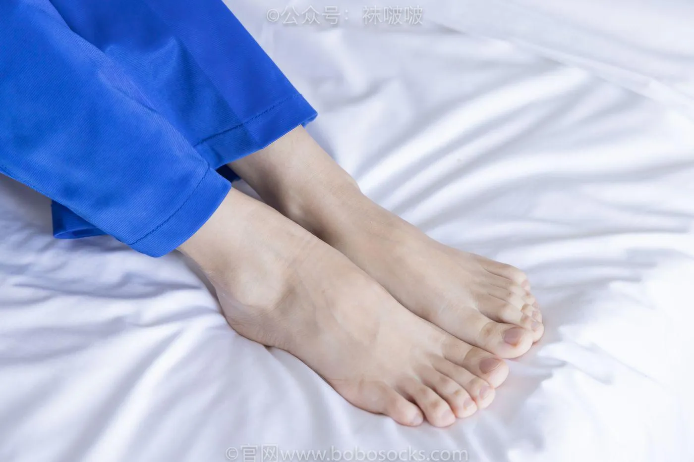 [BoBoSocks袜啵啵]NO.039 小奶熊-校服、vans帆布鞋、短白棉袜、裸足 [154P]插图1